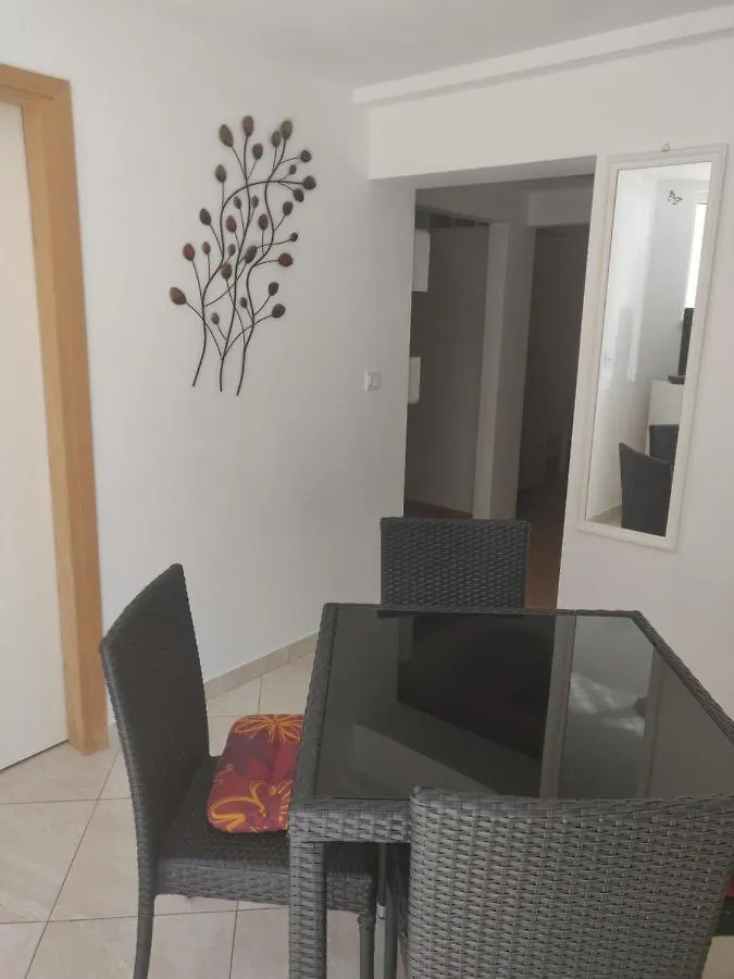 Letizia Apartment Banjole 0*,  Croatia